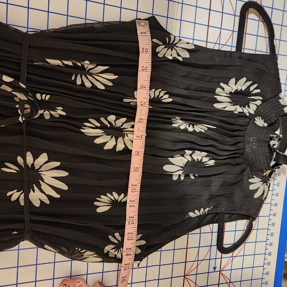 Halogen daisy print sleeveless pleated maxi dress Missing Button Large - Picture 6 of 12